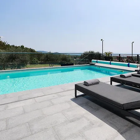 Villa - Private Tennis Court, Sauna & Jacuzzi Krasica (Primorje-Gorski Kotar)