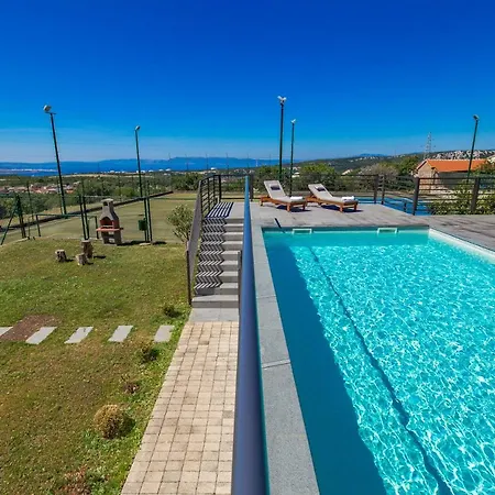 - Private Tennis Court, Sauna & Jacuzzi Krasica (Primorje-Gorski Kotar)