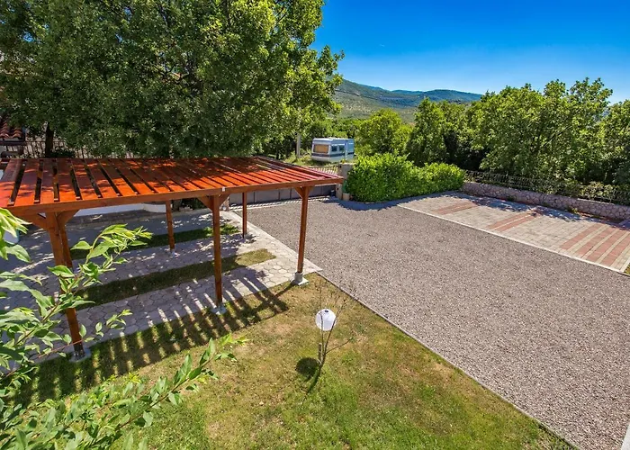 - Private Tennis Court, Sauna & Jacuzzi Krasica (Primorje-Gorski Kotar)
