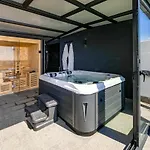 - Private Tennis Court, Sauna & Jacuzzi *