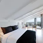 - Private Tennis Court, Sauna & Jacuzzi Krasica