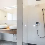 - Private Tennis Court, Sauna & Jacuzzi Krasica