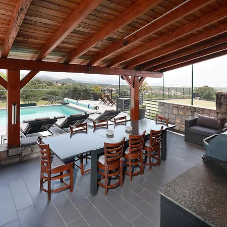 - Private Tennis Court, Sauna & Jacuzzi Krasica (Primorje-Gorski Kotar)