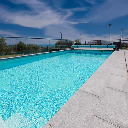 - Private Tennis Court, Sauna & Jacuzzi Krasica (Primorje-Gorski Kotar)