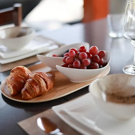 - Private Tennis Court, Sauna & Jacuzzi Krasica (Primorje-Gorski Kotar)