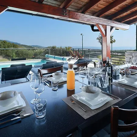 - Private Tennis Court, Sauna & Jacuzzi Villa Krasica (Primorje-Gorski Kotar)
