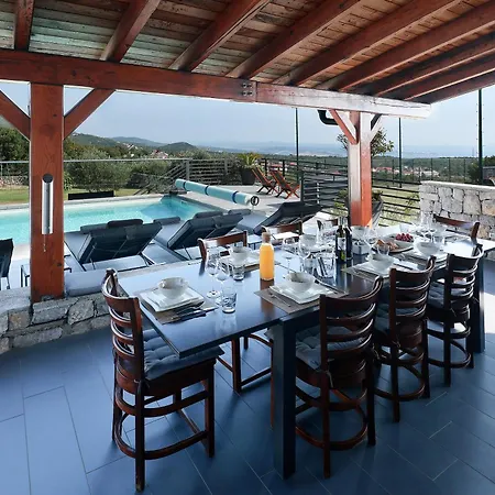 - Private Tennis Court, Sauna & Jacuzzi Villa