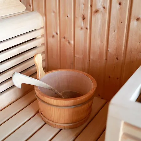 Vilă - Private Tennis Court, Sauna & Jacuzzi *