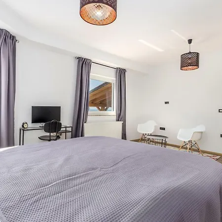 - Private Tennis Court, Sauna & Jacuzzi