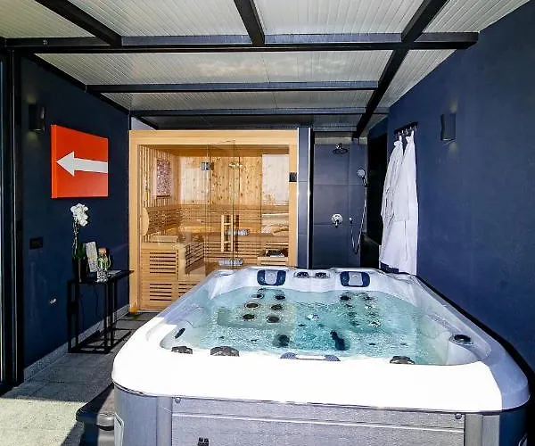 - Private Tennis Court, Sauna & Jacuzzi Villa Krasica (Primorje-Gorski Kotar)