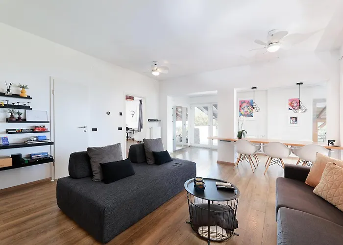 - Private Tennis Court, Sauna & Jacuzzi Villa Krasica (Primorje-Gorski Kotar)