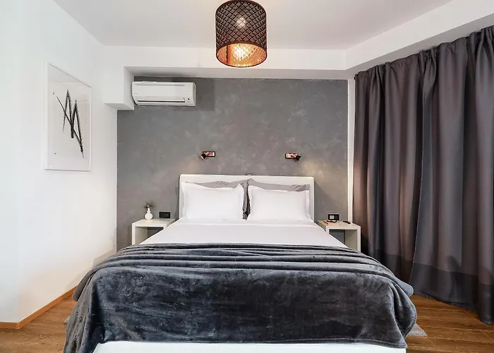 Villa - Private Tennis Court, Sauna & Jacuzzi