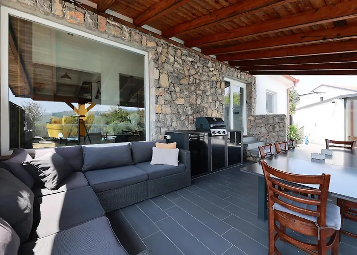 Vila - Private Tennis Court, Sauna & Jacuzzi *