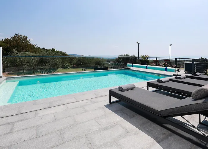 Vila - Private Tennis Court, Sauna & Jacuzzi Krasica (Primorje-Gorski Kotar)