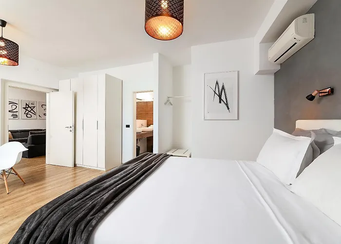 - Private Tennis Court, Sauna & Jacuzzi *