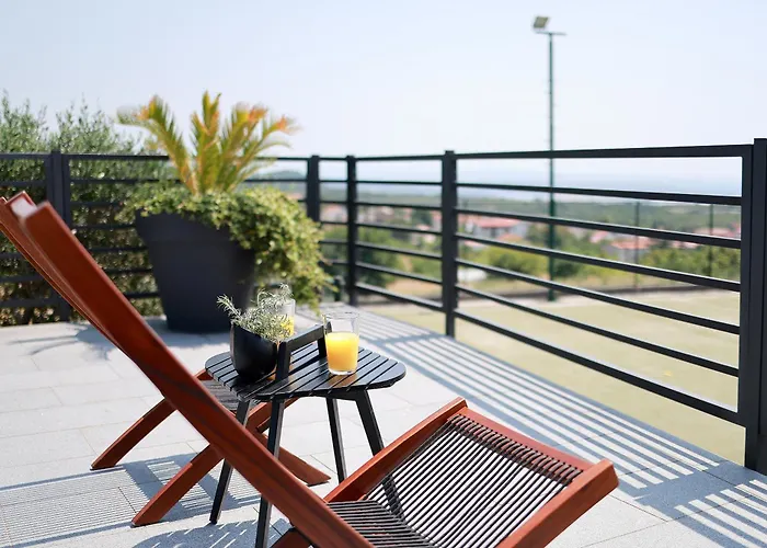 Vila - Private Tennis Court, Sauna & Jacuzzi