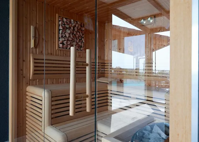 - Private Tennis Court, Sauna & Jacuzzi Villa Krasica (Primorje-Gorski Kotar)