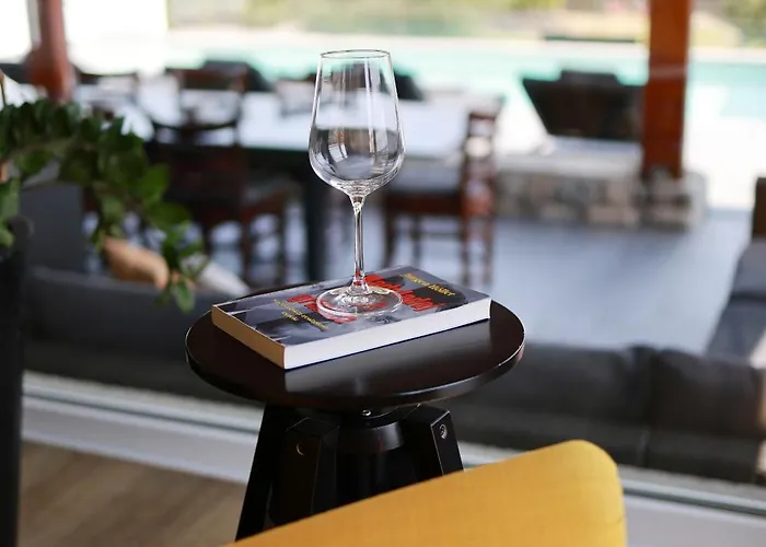 - Private Tennis Court, Sauna & Jacuzzi Villa Krasica (Primorje-Gorski Kotar)