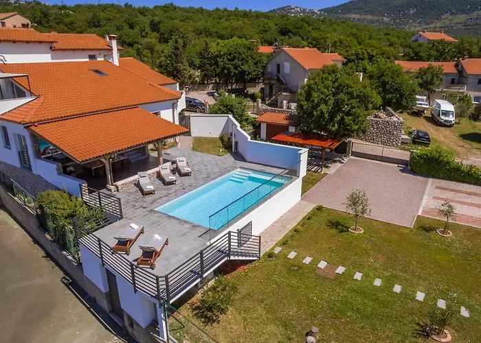 - Private Tennis Court, Sauna & Jacuzzi