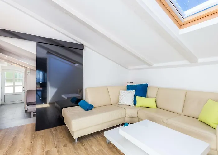 Vila - Private Tennis Court, Sauna & Jacuzzi *