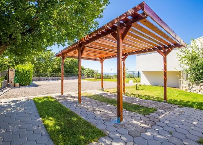 - Private Tennis Court, Sauna & Jacuzzi Villa Krasica (Primorje-Gorski Kotar)
