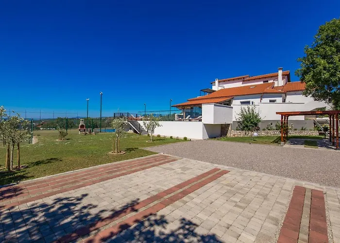 - Private Tennis Court, Sauna & Jacuzzi Villa